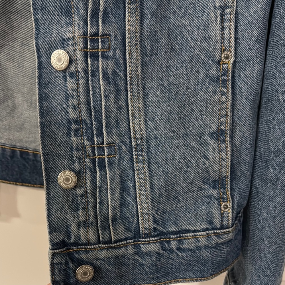 Lightly worn Old Navy Denim Jacket size M - Picture 7 of 16